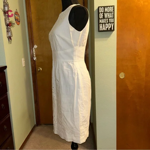 Maggy London white linen blend sleeveless dress with cutout embroidery size 2 - Picture 5 of 12